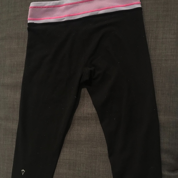 ivivva lululemon Pants - IVIVVA RHYTHMIC CROPS